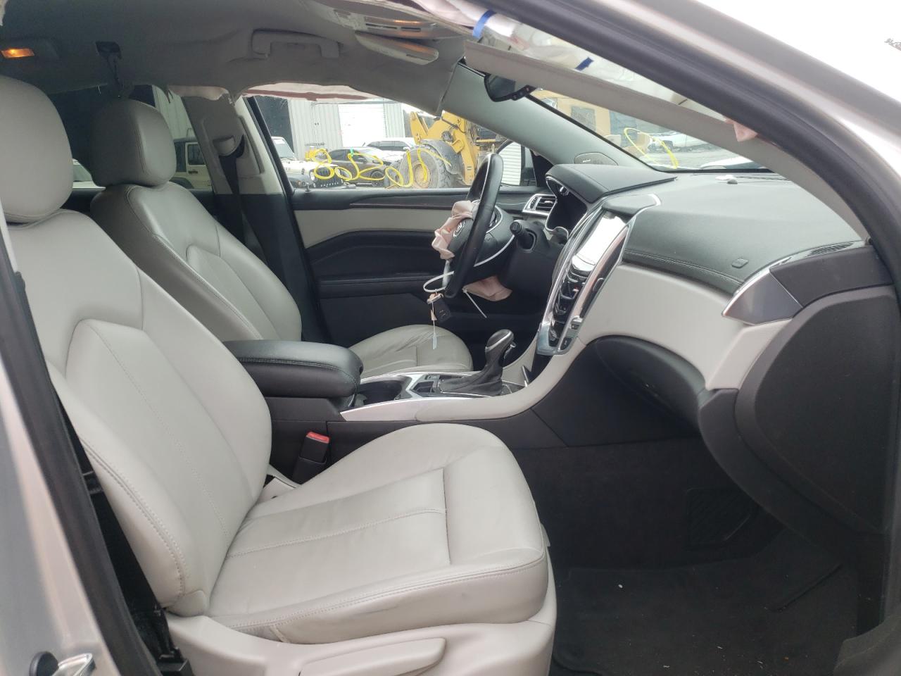 Photo 5 from auction – 2014 CADILLAC SRX with VIN 3GYFNAE35ES637724