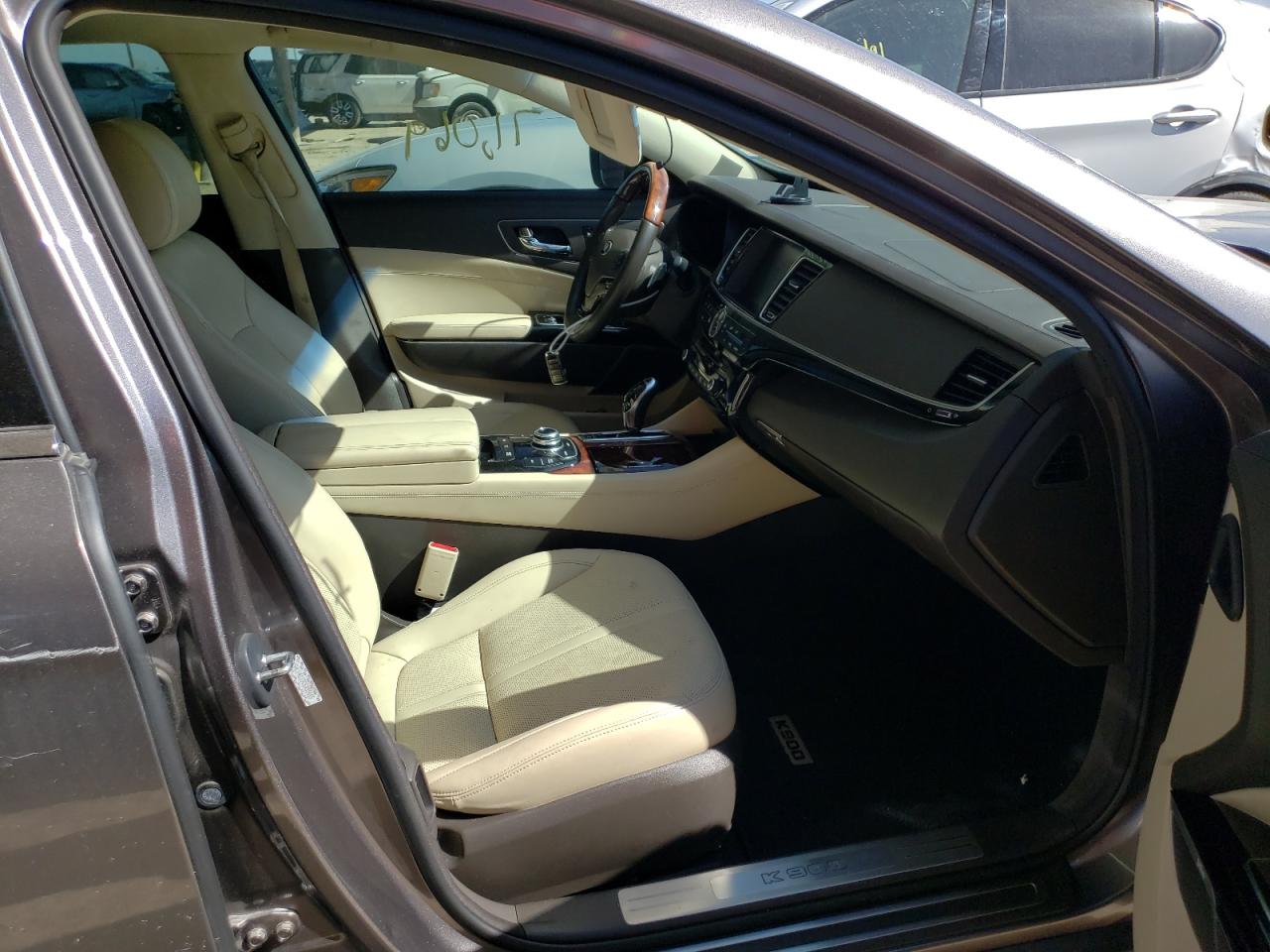 Photo 5 from auction – 2016 KIA K900 with VIN KNALU4D33G6031485