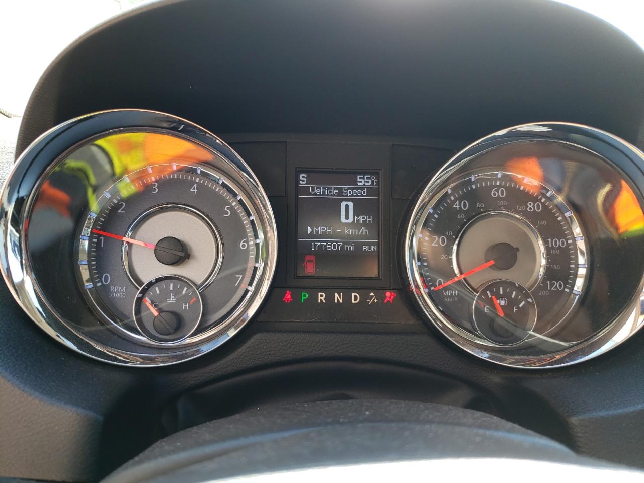 Photo 8 from auction – 2014 CHRYSLER TOWN & COU with VIN 2C4RC1BG5ER124387