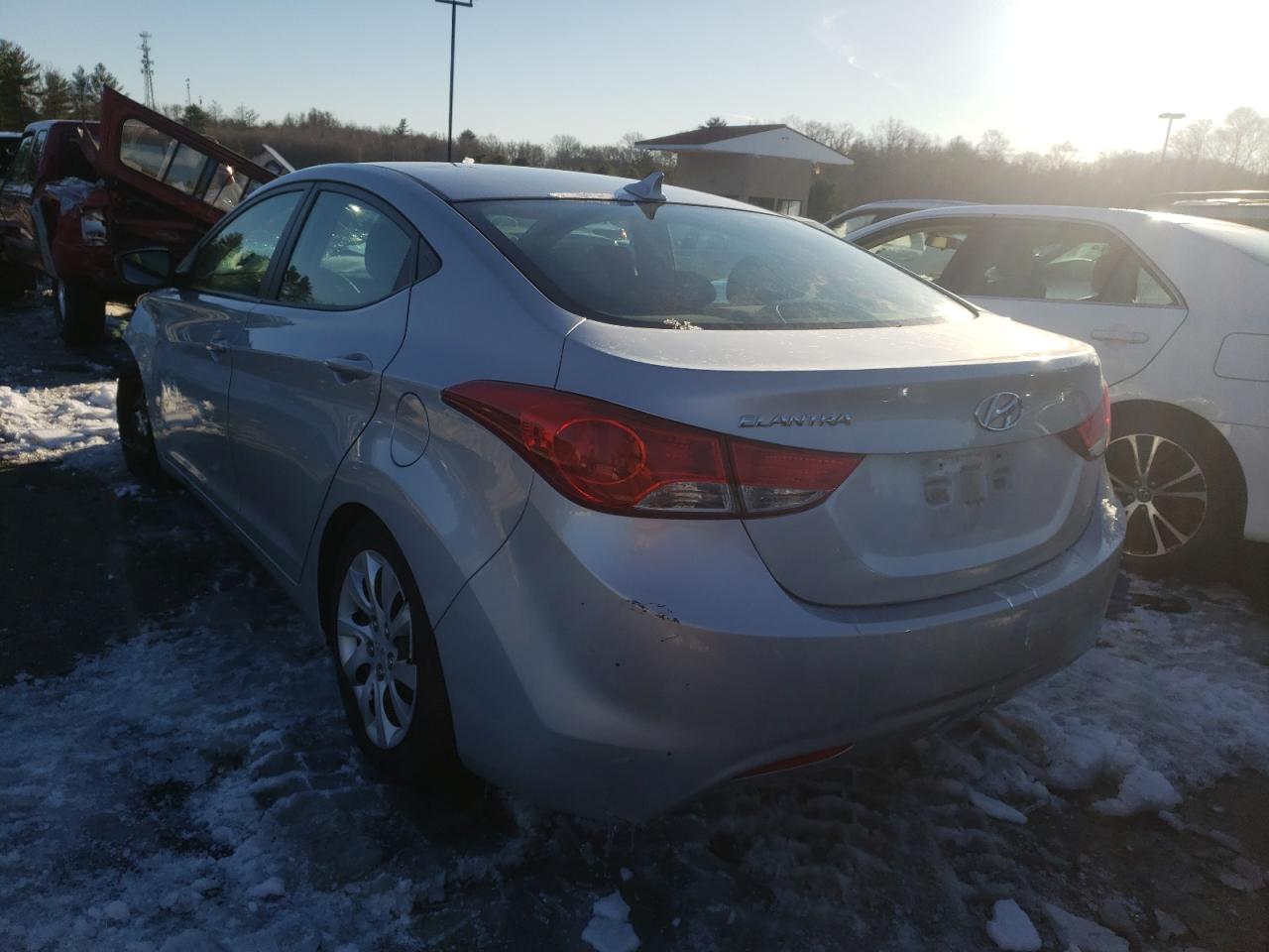 Photo 3 from auction – 2012 HYUNDAI ELANTRA GL with VIN 5NPDH4AE3CH103450