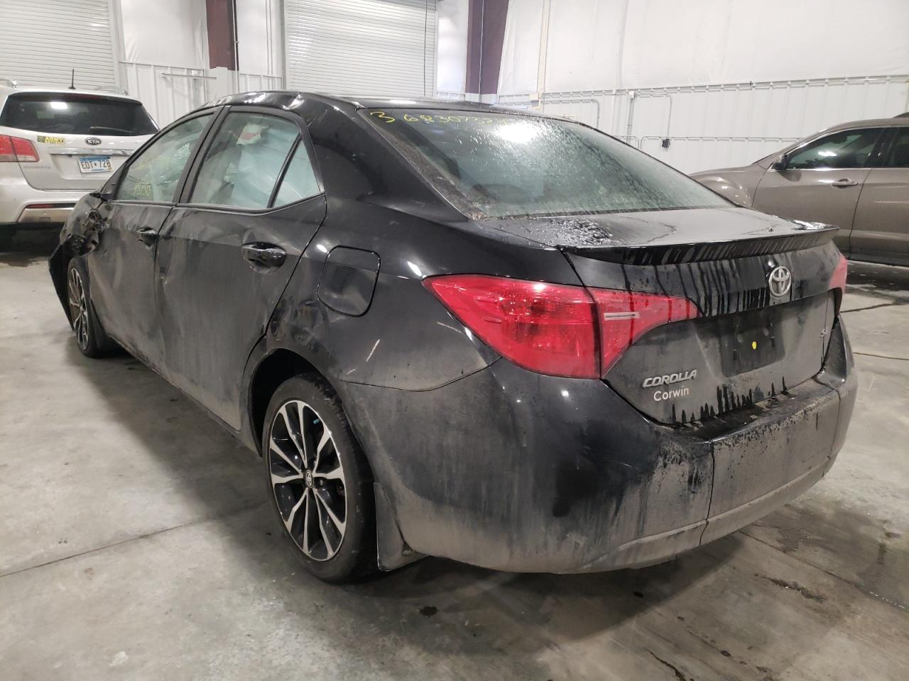 Photo 3 from auction – 2017 TOYOTA COROLLA L with VIN 5YFBURHE4HP678611