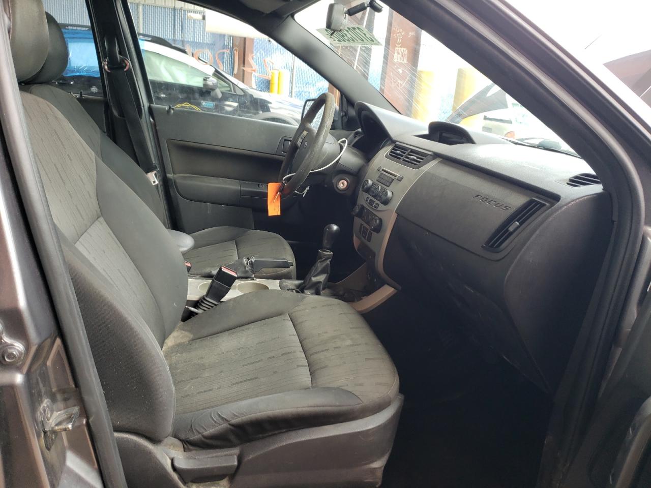 Photo 5 from auction – 2010 FORD FOCUS SE with VIN 1FAHP3FN2AW220148