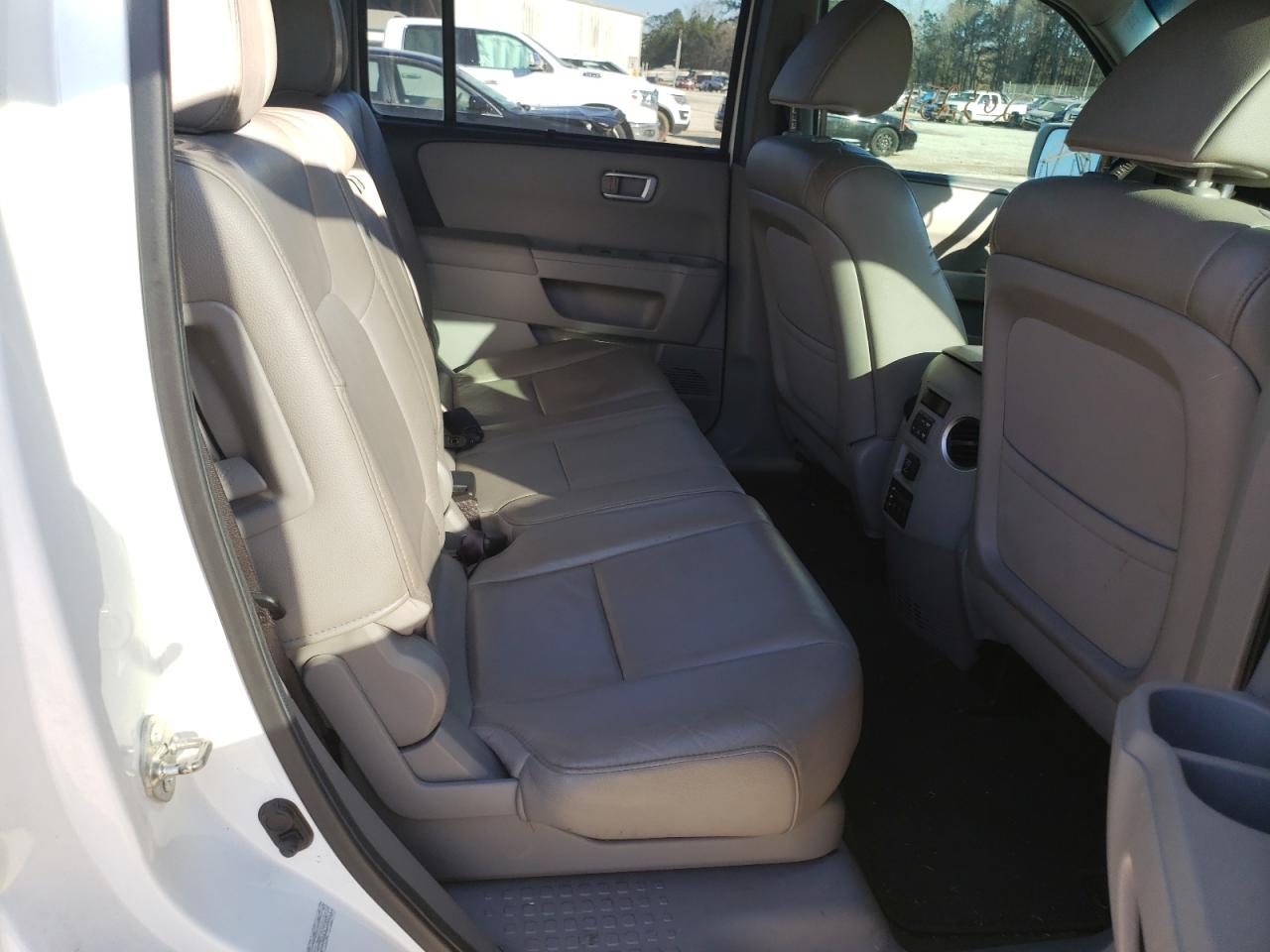 Photo 6 from auction – 2012 HONDA PILOT TOUR with VIN 5FNYF4H92CB040680
