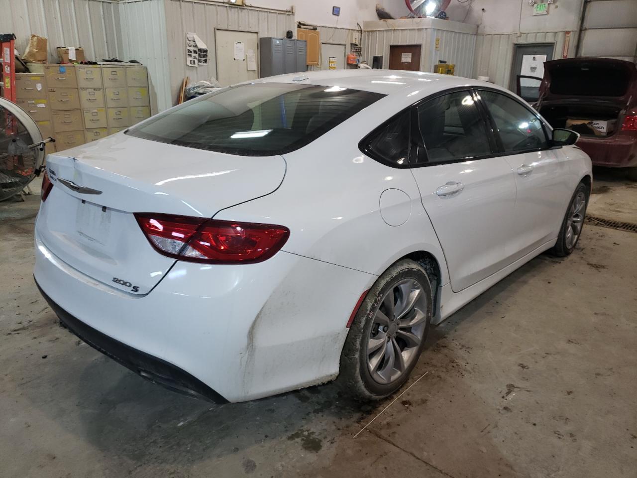 Photo 4 from auction – 2015 CHRYSLER 200 S with VIN 1C3CCCBB1FN682374