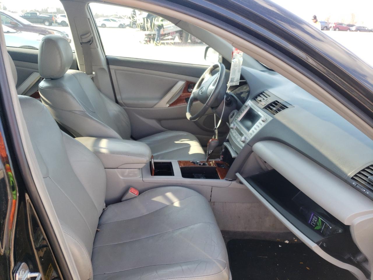 Photo 5 from auction – 2011 TOYOTA CAMRY SE with VIN 4T1BK3EK8BU130324
