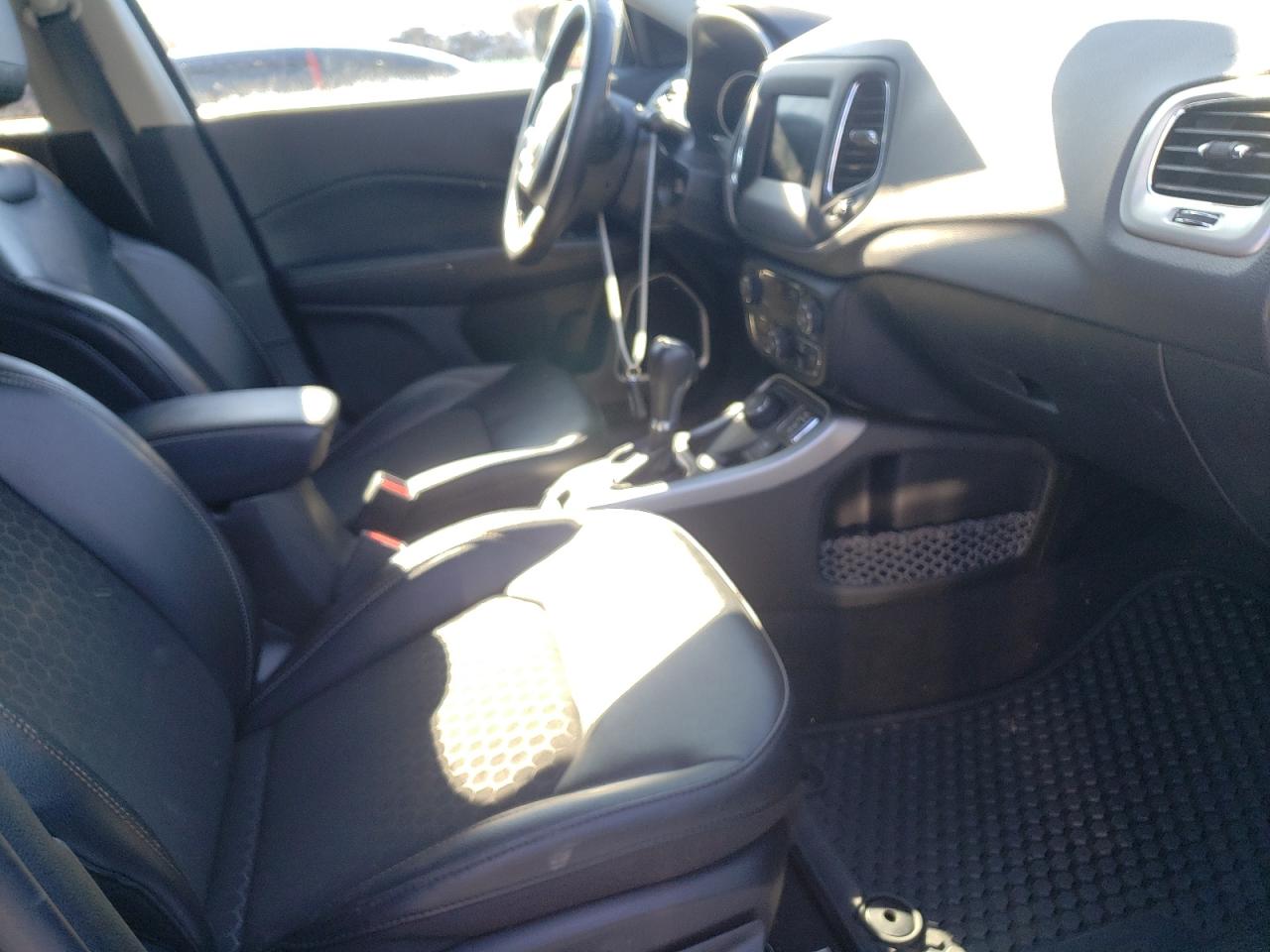 Photo 5 from auction – 2021 JEEP COMPASS LA with VIN 3C4NJDBB5MT506750