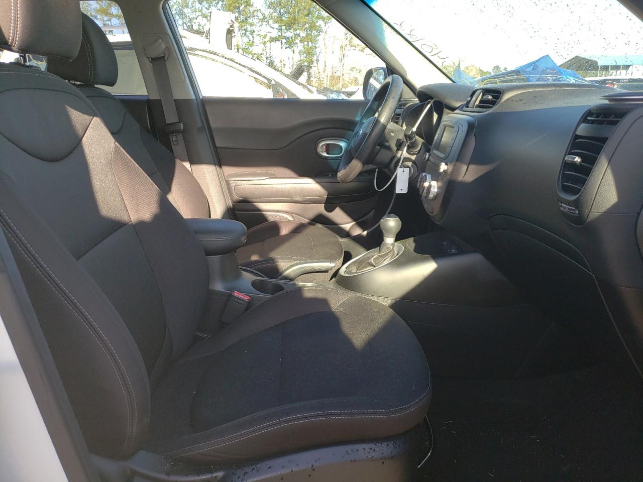 Photo 5 from auction – 2017 KIA SOUL with VIN KNDJN2A24H7455812
