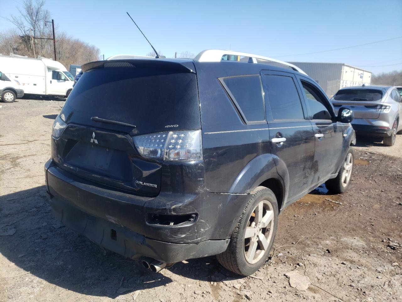 Photo 4 from auction – 2007 MITSUBISHI OUTLANDER with VIN JA4MT41XX7U006719