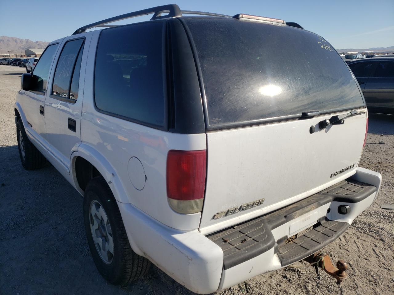Photo 3 from auction – 2002 CHEVROLET BLAZER with VIN 1GNDT13W62K197768