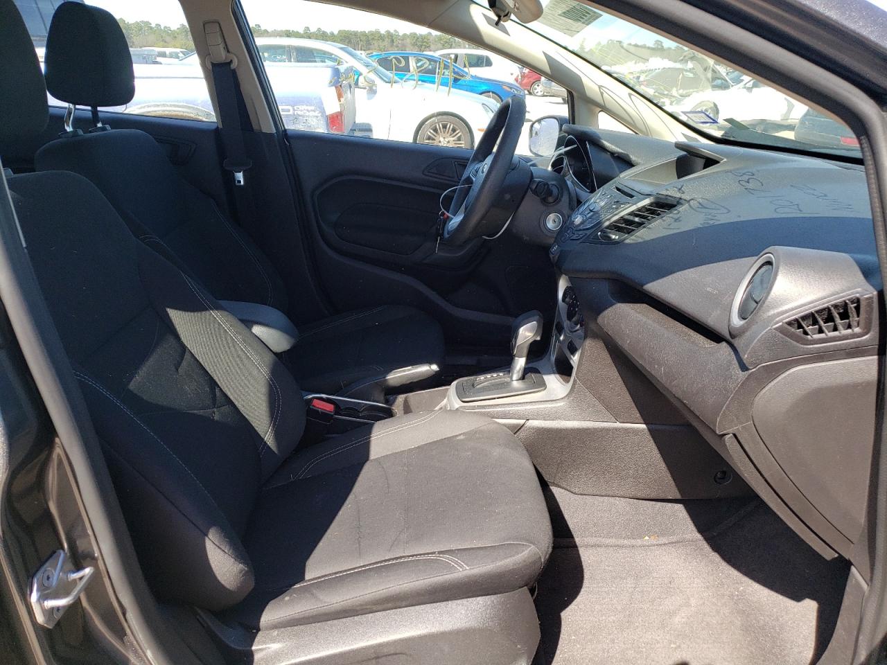 Zdjęcie 5 z aukcji – 2017 FORD FIESTA SE z VIN 3FADP4EJ7HM164205