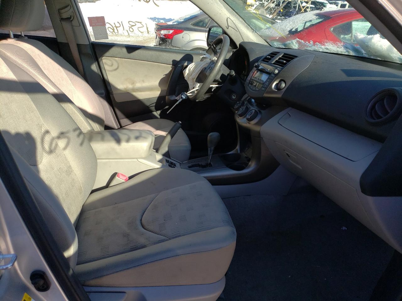 Photo 5 from auction – 2009 TOYOTA RAV4 with VIN JTMBF33V69D017634