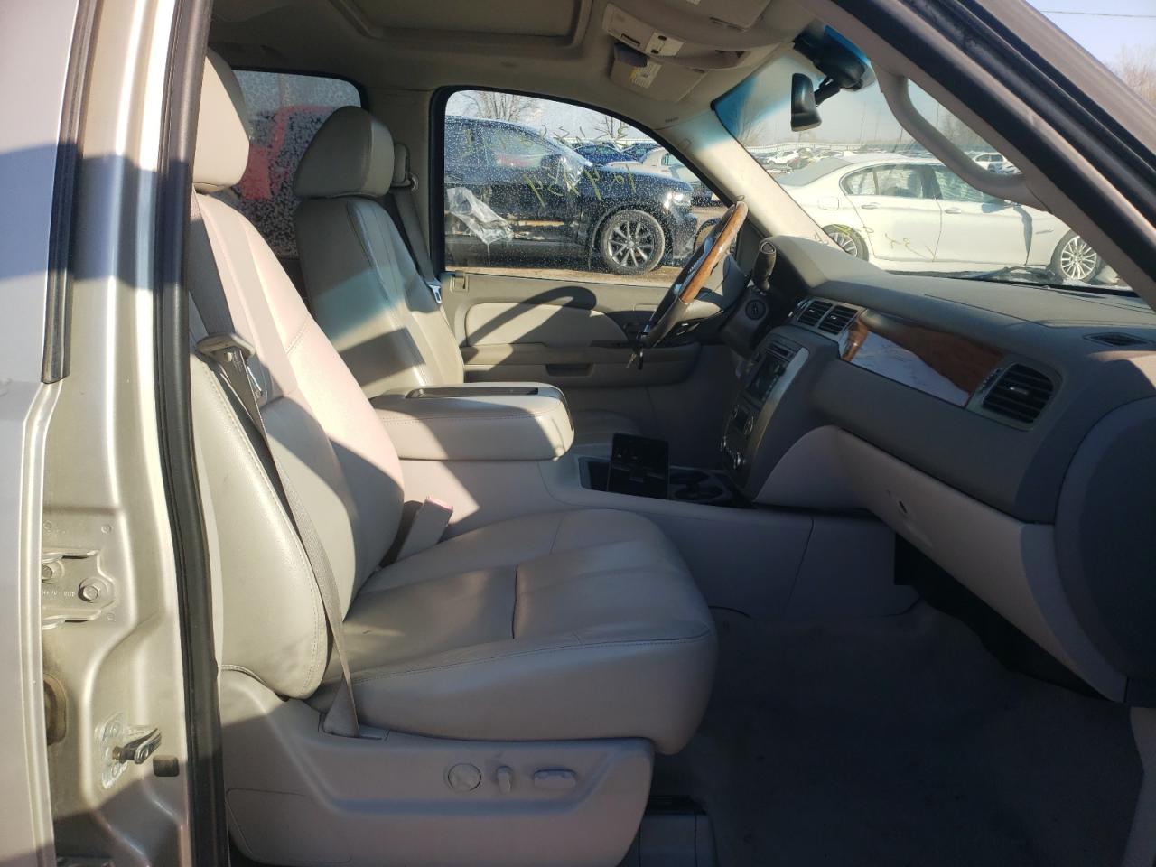 Photo 5 from auction – 2007 GMC YUKON with VIN 1GKFK13017R132958