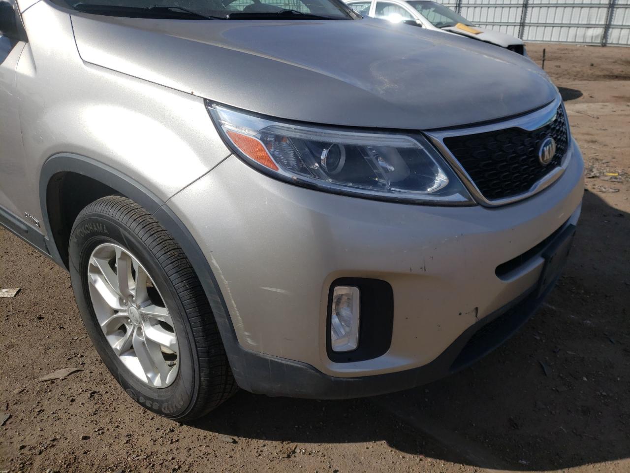 Photo 9 from auction – 2015 KIA SORENTO LX with VIN 5XYKTDA73FG554140