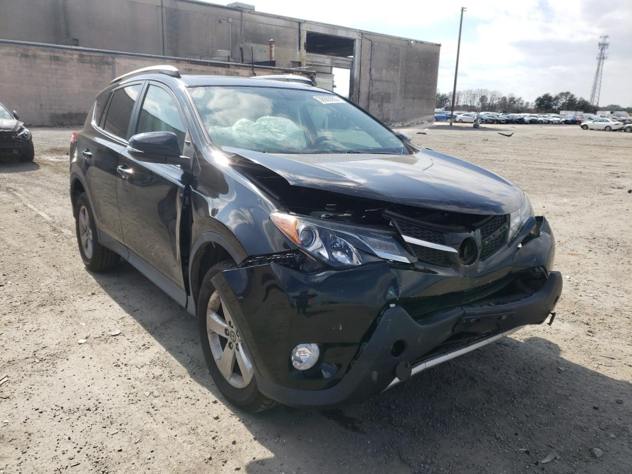 Photo 1 from auction – 2015 TOYOTA RAV4 XLE with VIN 2T3RFREV3FW350337