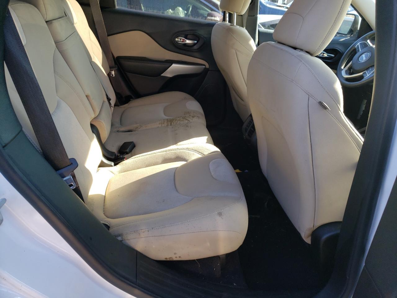 Photo 6 from auction – 2018 JEEP CHEROKEE L with VIN 1C4PJLCB2JD557125