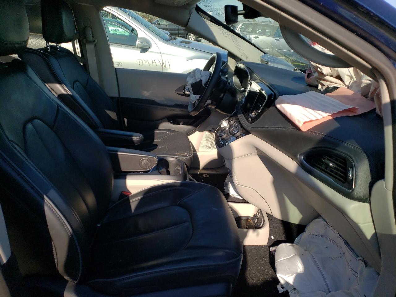 Photo 5 from auction – 2020 CHRYSLER PACIFICA H with VIN 2C4RC1N77LR135285