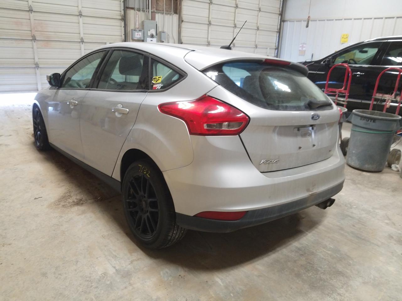 Photo 3 from auction – 2016 FORD FOCUS SE with VIN 1FADP3K24GL392198