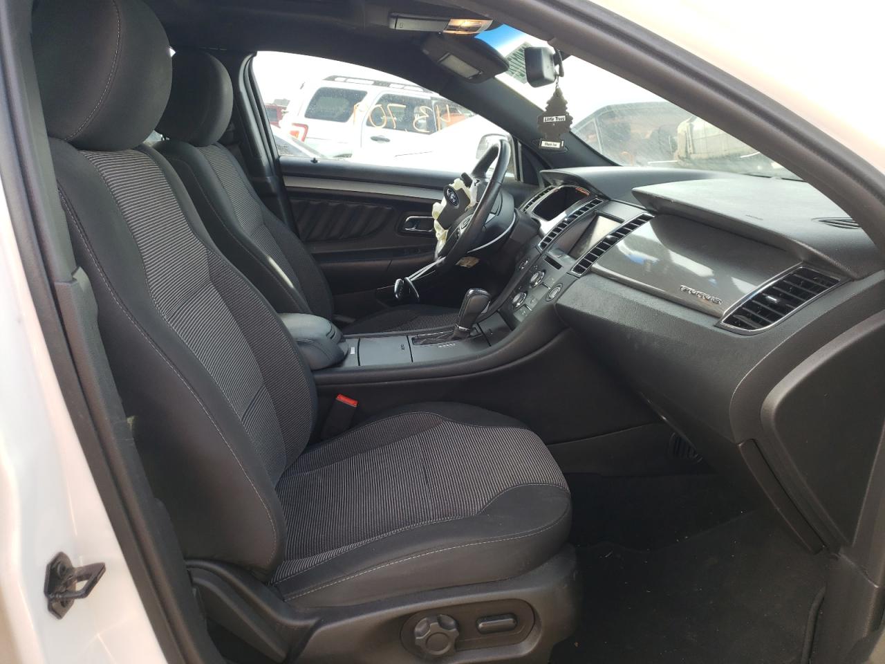 Photo 5 from auction – 2015 FORD TAURUS SEL with VIN 1FAHP2E80FG156957
