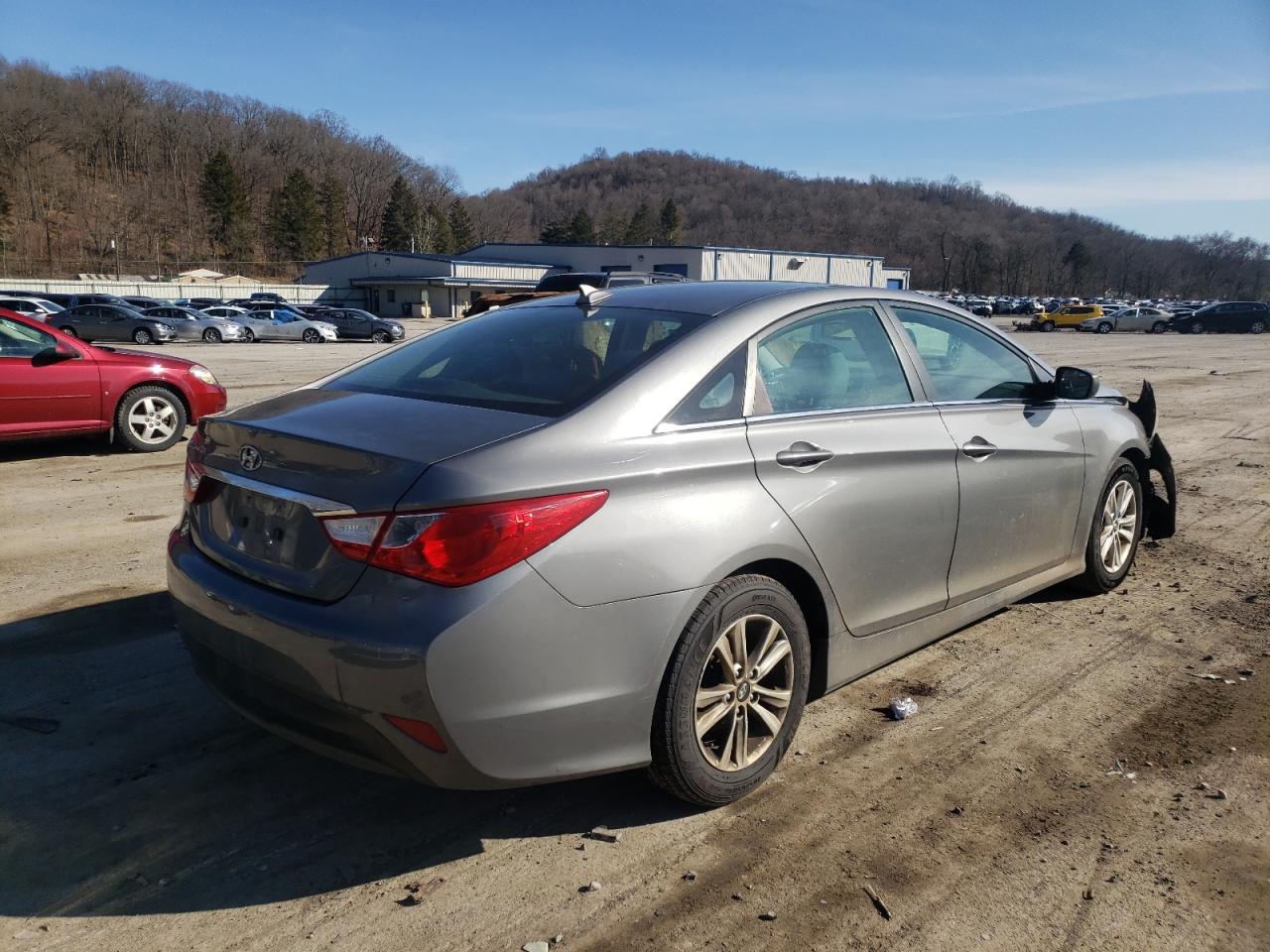 Photo 4 from auction – 2014 HYUNDAI SONATA GLS with VIN 5NPEB4AC8EH857970