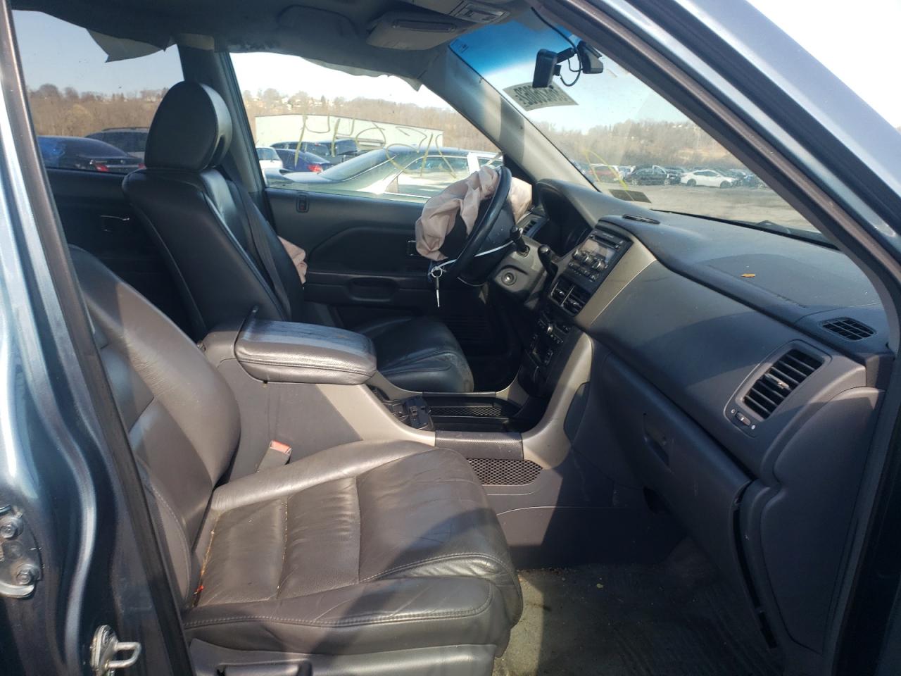 Photo 5 from auction – 2006 HONDA PILOT EX with VIN 5FNYF18586B022054