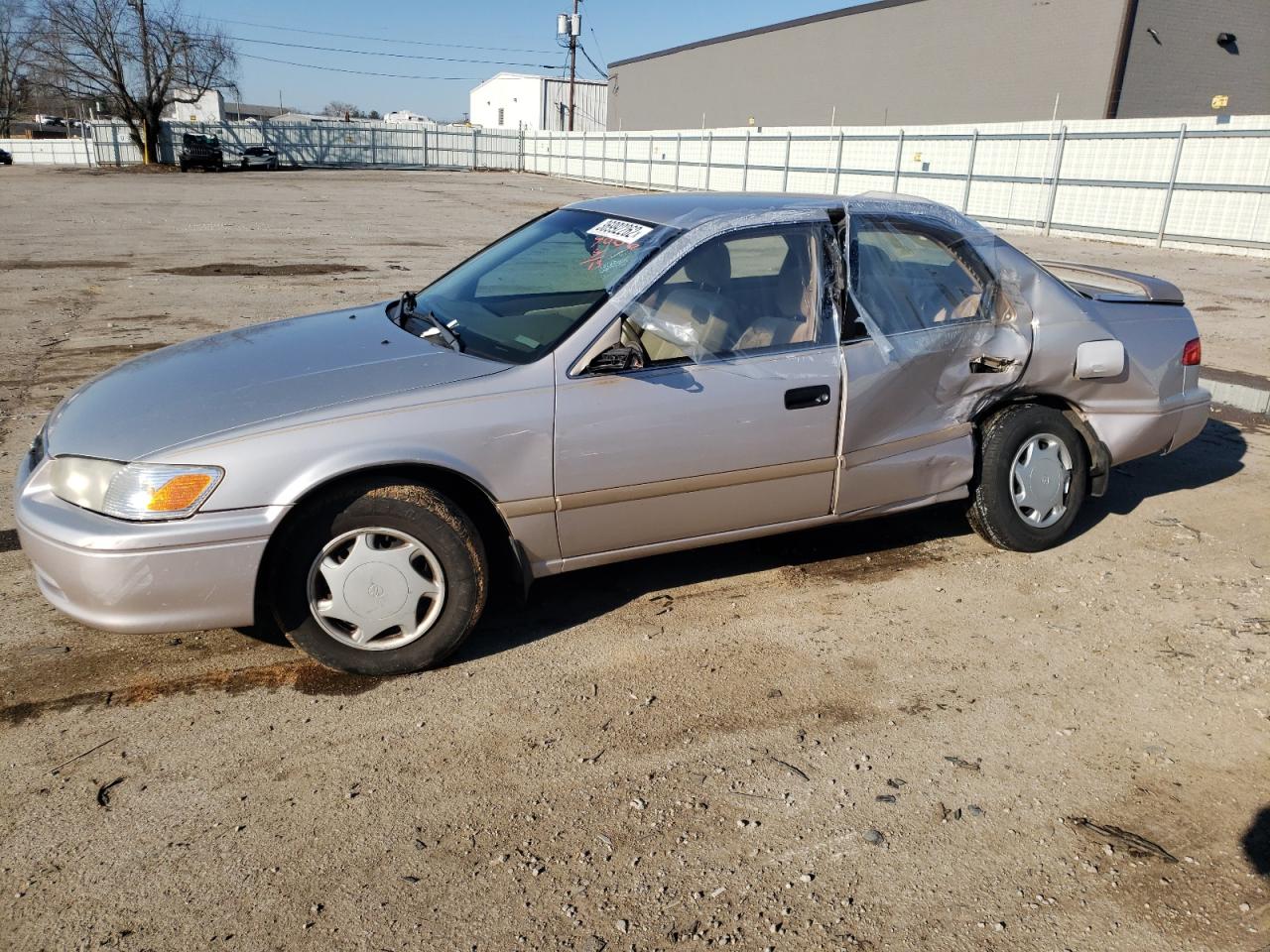 Photo 9 from auction – 2000 TOYOTA CAMRY CE with VIN 4T1BG22K8YU644005