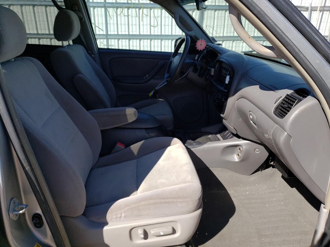 Photo 5 from auction – 2007 TOYOTA SEQUOIA SR with VIN 5TDBT44A17S285986