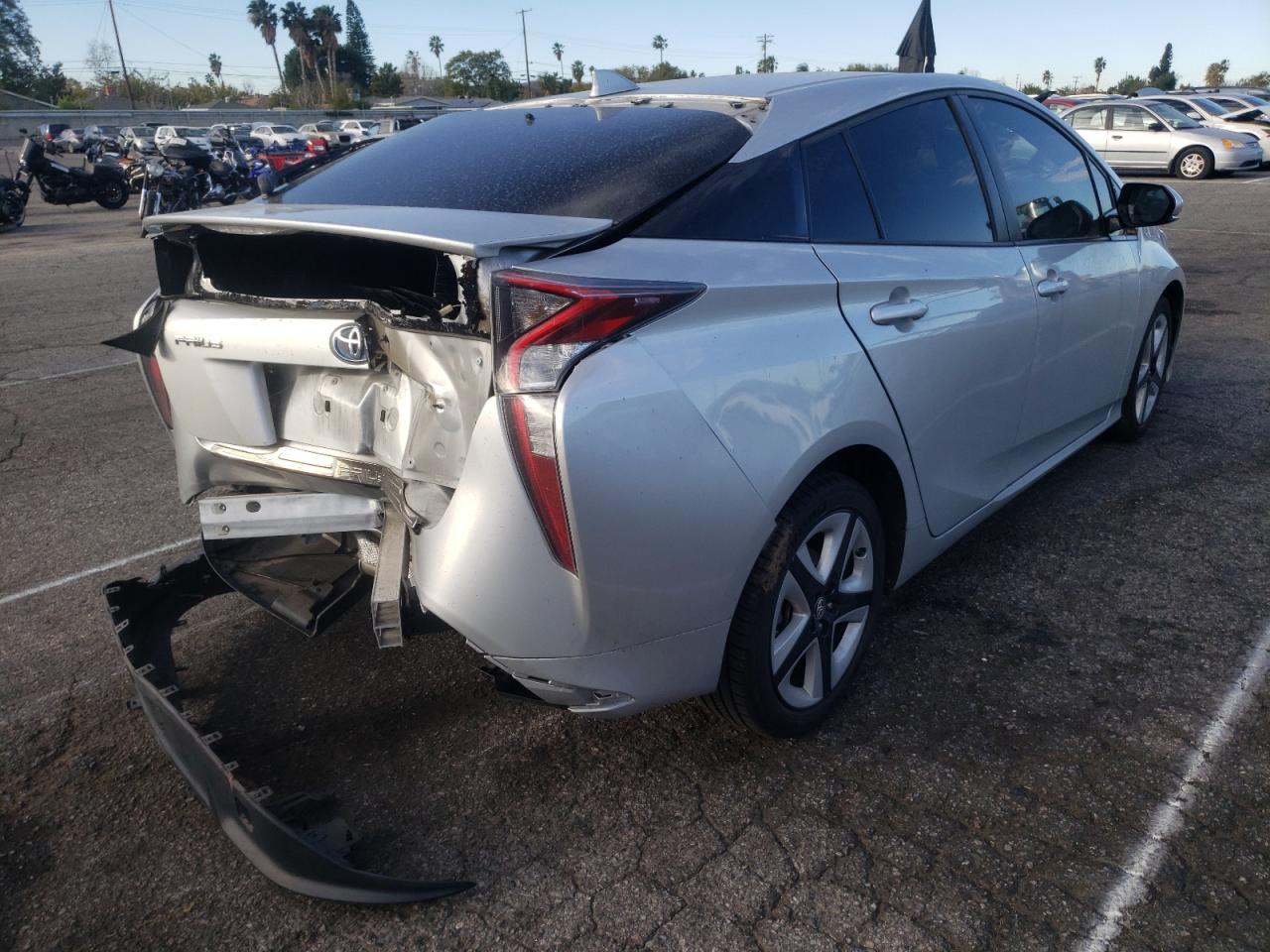 Photo 4 from auction – 2016 TOYOTA PRIUS with VIN JTDKARFU2G3006606