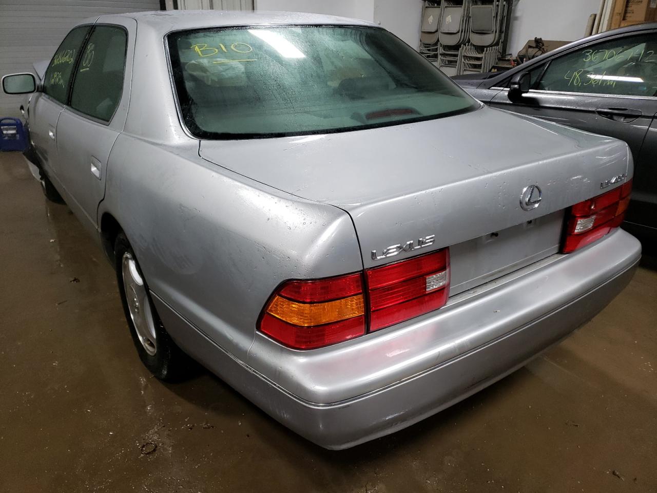 Photo 3 from auction – 1999 LEXUS LS 400 with VIN JT8BH28F0X0143903