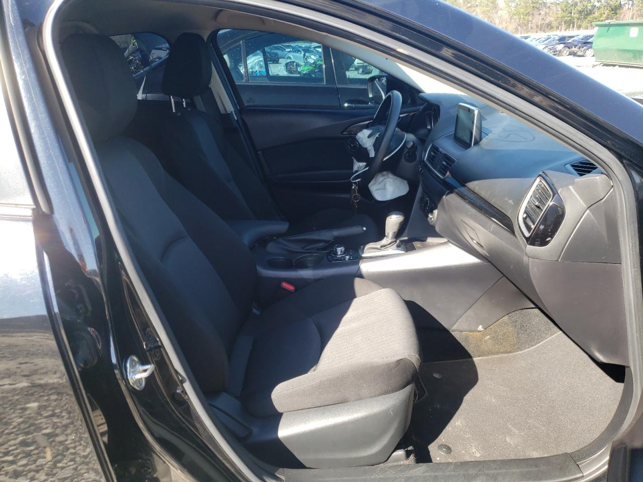 Photo 5 from auction – 2015 MAZDA 3 SPORT with VIN 3MZBM1U74FM224840