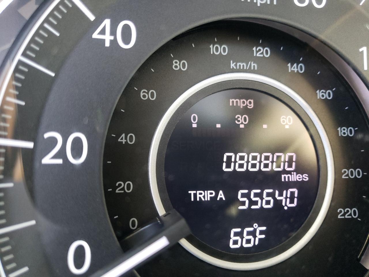 Photo 8 from auction – 2016 HONDA CR-V EXL with VIN 2HKRM4H79GH673824