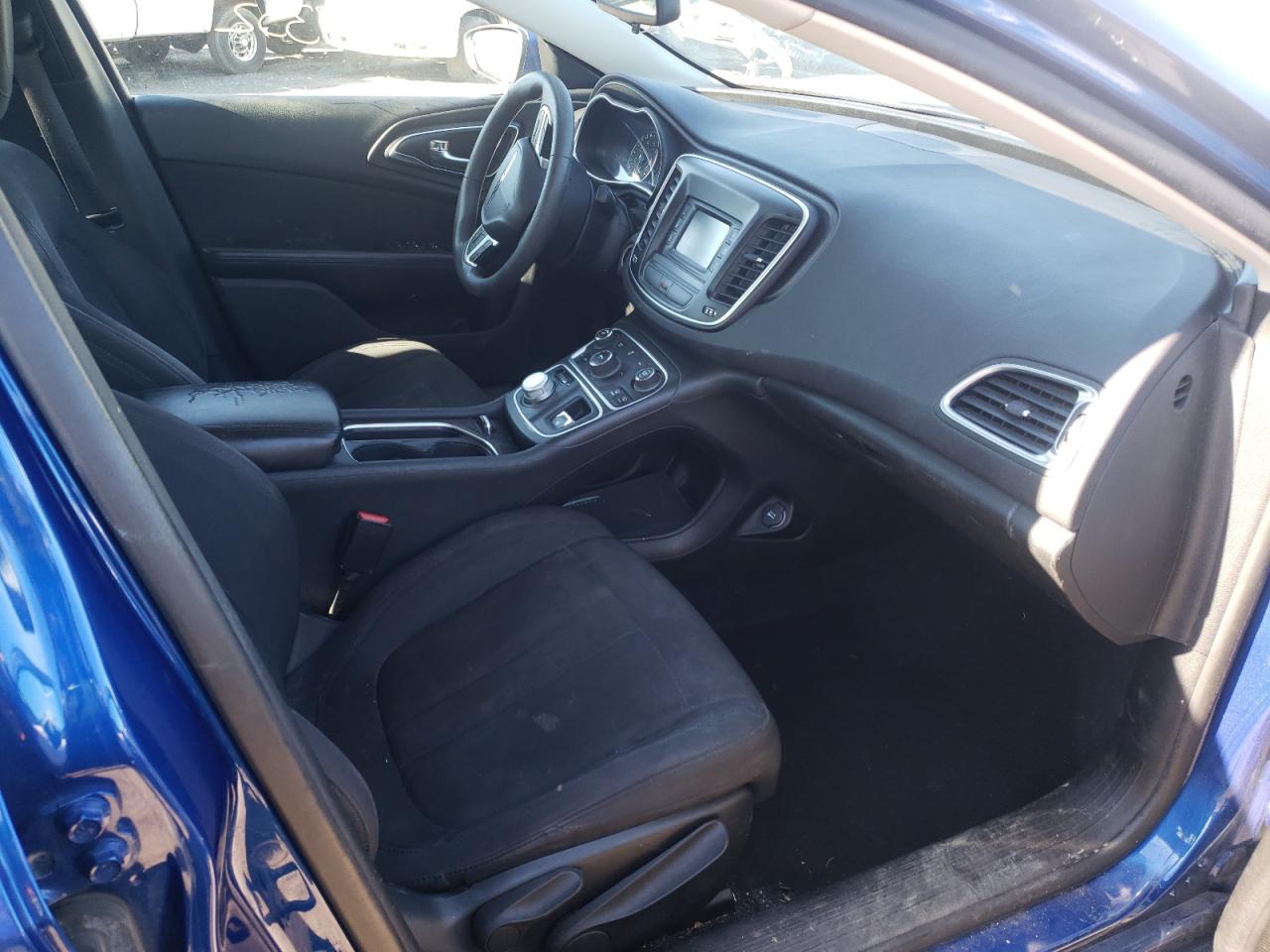 Photo 5 from auction – 2015 CHRYSLER 200 LIMITE with VIN 1C3CCCAB0FN632485