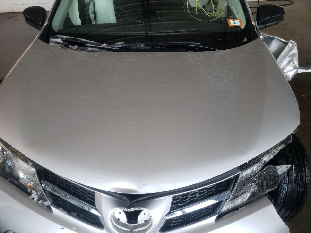 Photo 7 from auction – 2015 TOYOTA RAV4 LE with VIN JTMBFREVXFD130305