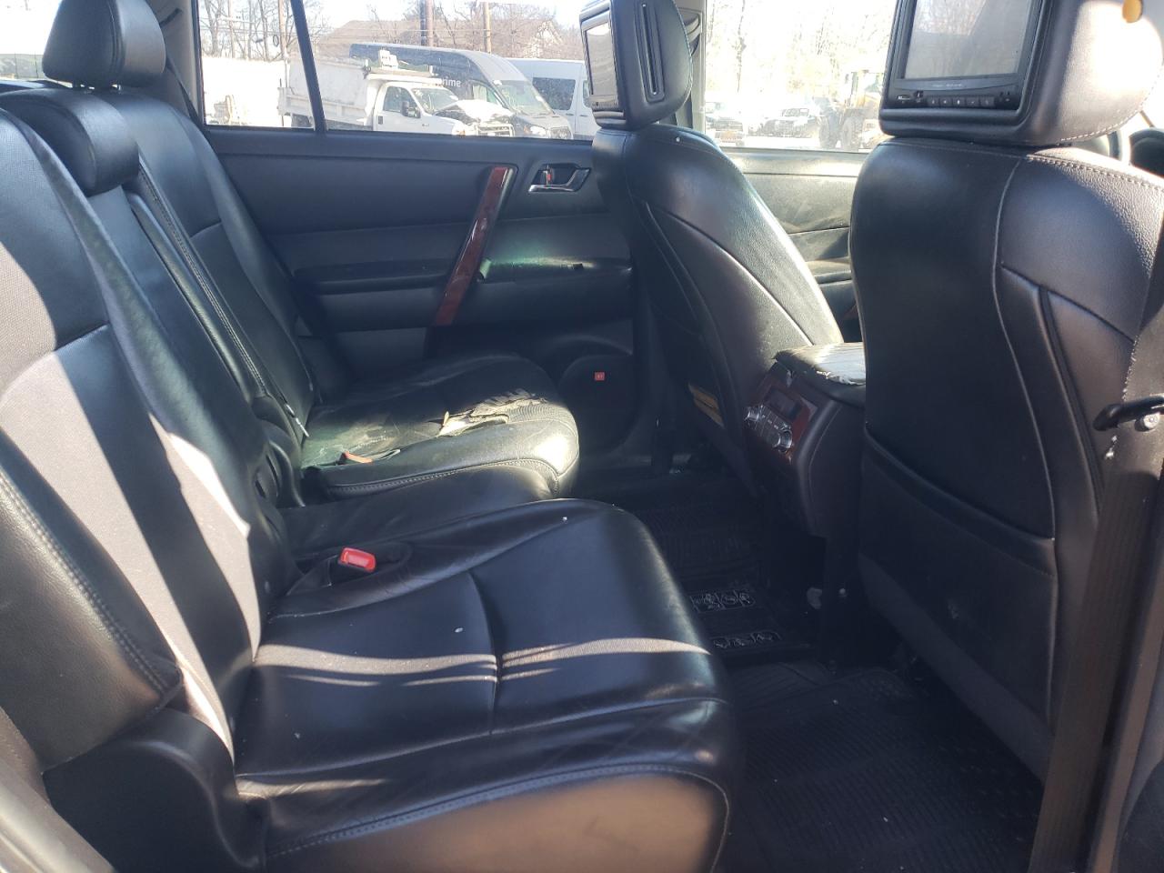 Photo 6 from auction – 2012 TOYOTA HIGHLANDER with VIN 5TDDK3EH3CS121683