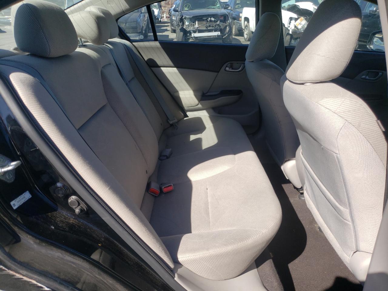 Photo 6 from auction – 2012 HONDA CIVIC LX with VIN 2HGFB2F57CH611969