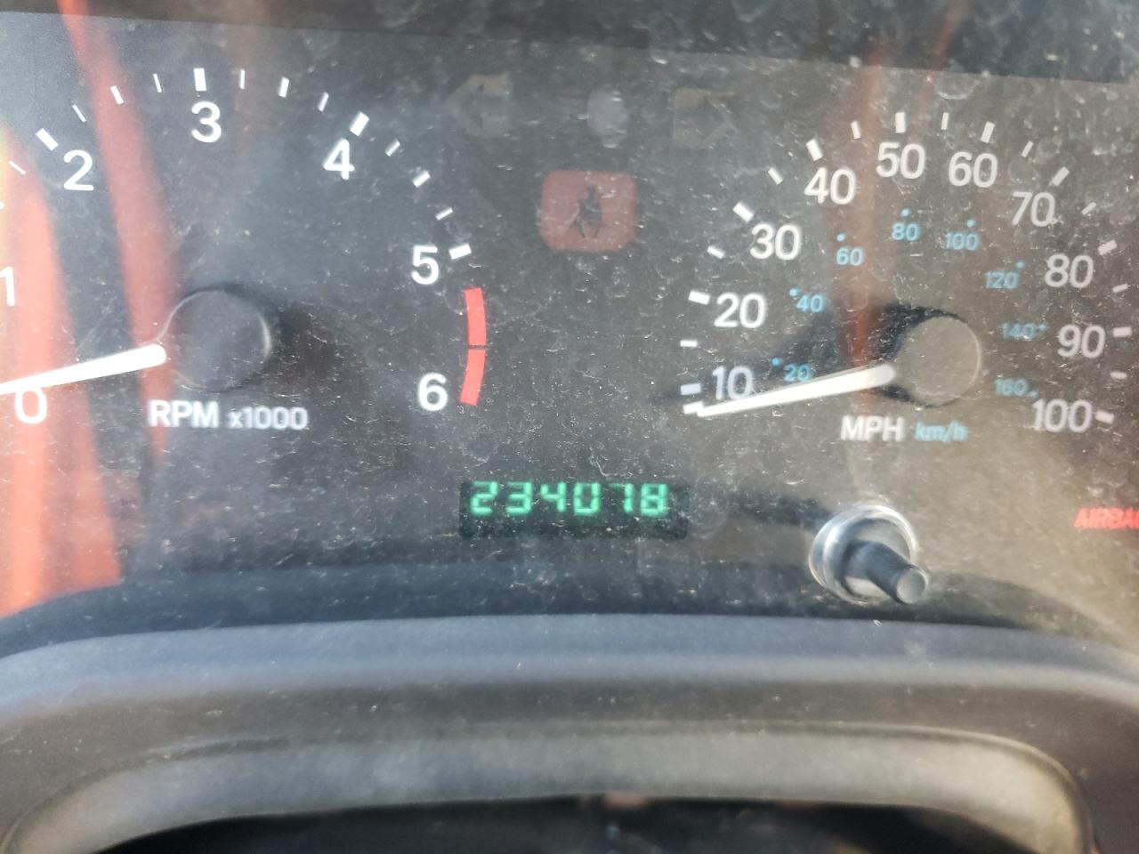 Photo 8 from auction – 2000 JEEP WRANGLER with VIN 1J4FA49S2YP767414