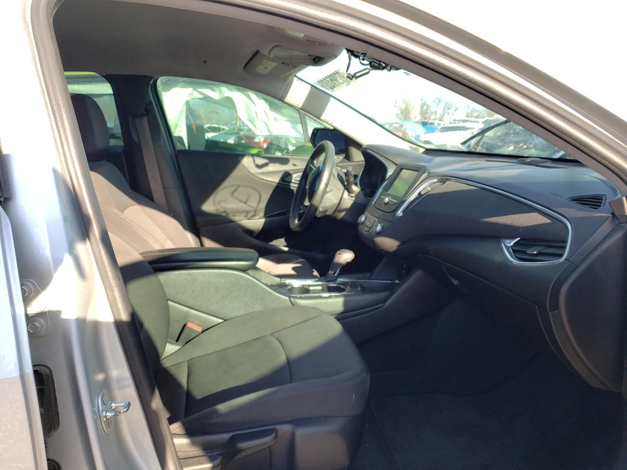 Photo 5 from auction – 2016 CHEVROLET MALIBU LT with VIN 1G1ZE5ST5GF287297
