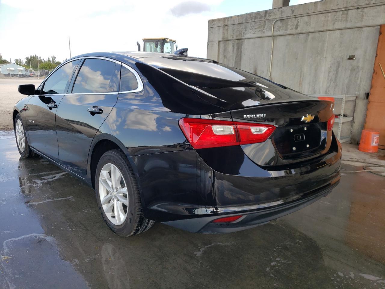 Photo 3 from auction – 2018 CHEVROLET MALIBU LT with VIN 1G1ZD5ST6JF209850