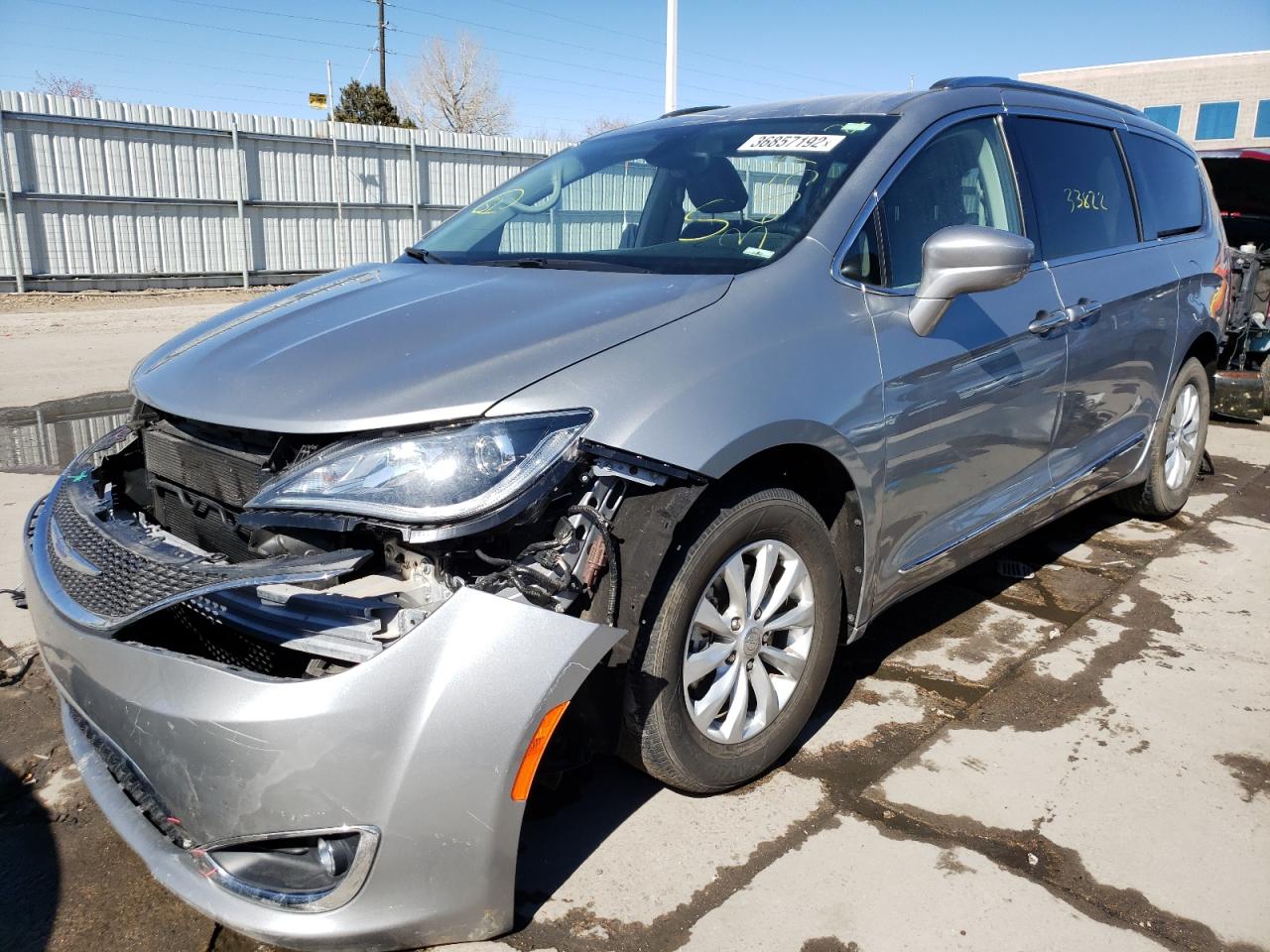 Photo 2 from auction – 2019 CHRYSLER PACIFICA T with VIN 2C4RC1BG6KR554375