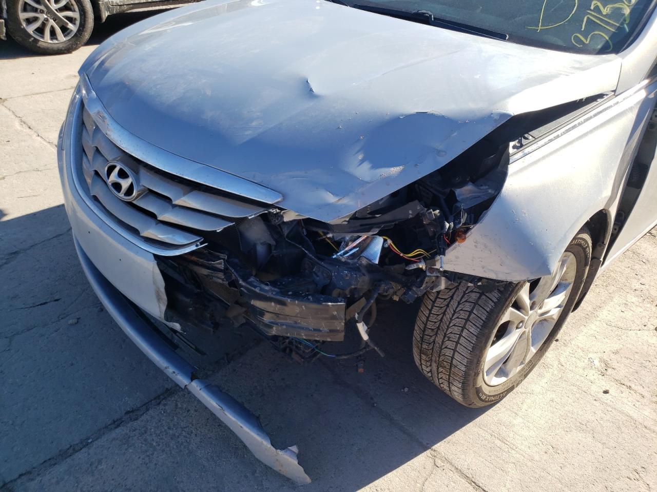 Photo 9 from auction – 2012 HYUNDAI SONATA SE with VIN 5NPEC4AC6CH469193