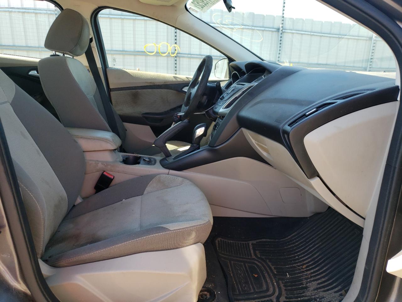 Photo 5 from auction – 2013 FORD FOCUS SE with VIN 1FADP3F23DL174713