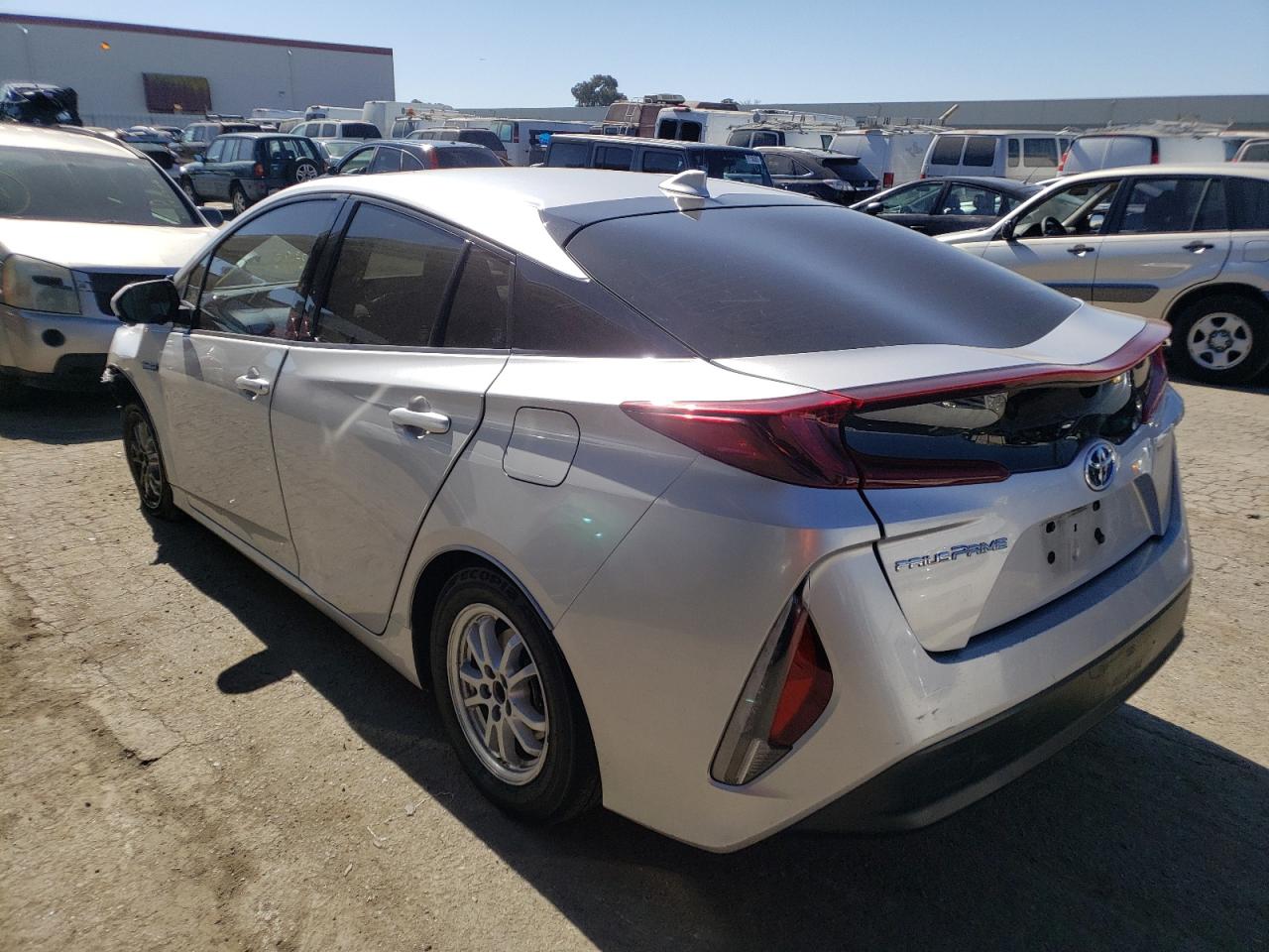 Photo 3 from auction – 2017 TOYOTA PRIUS PRIM with VIN JTDKARFP2H3016855