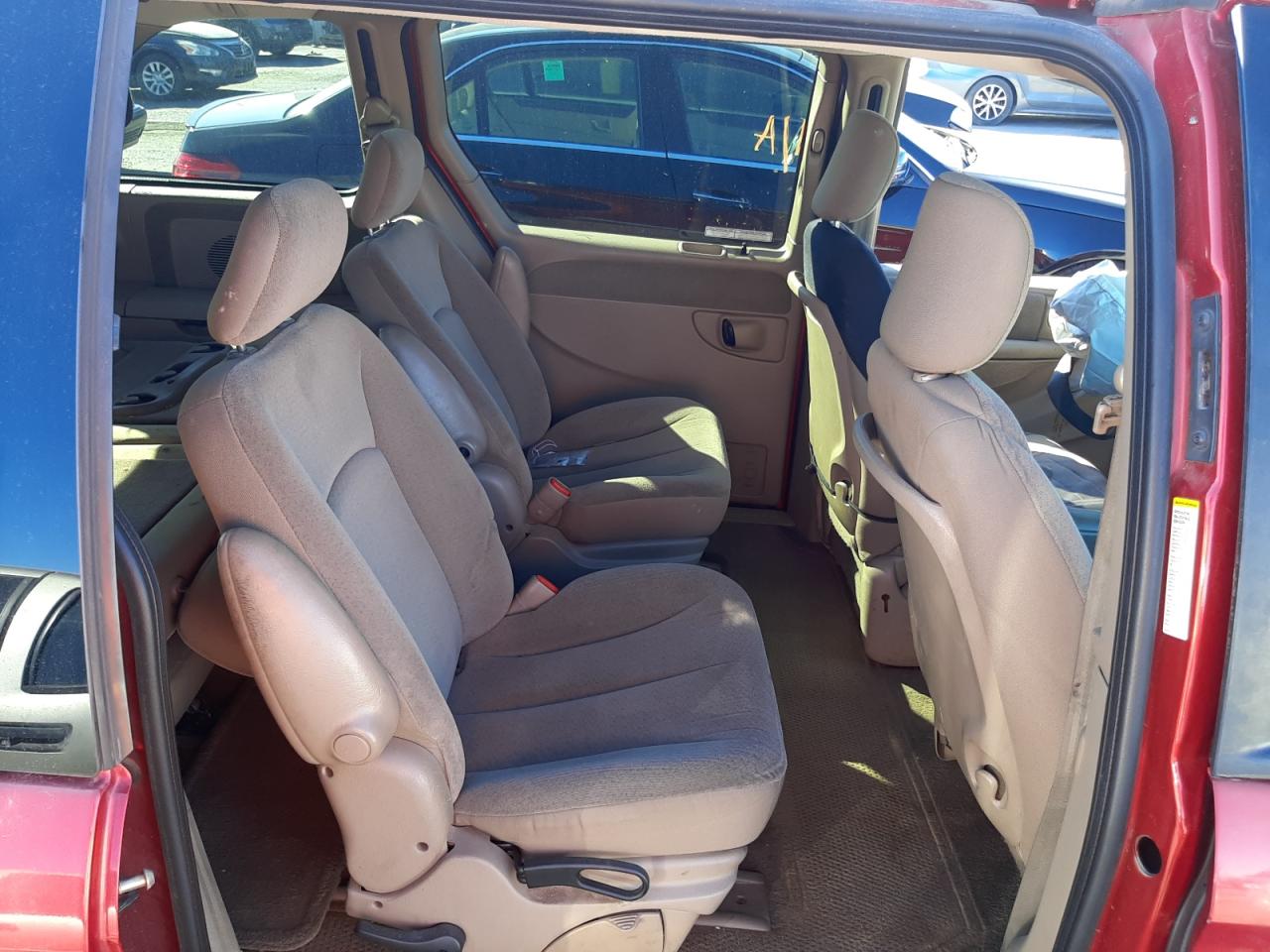 Photo 6 from auction – 2001 CHRYSLER VOYAGER LX with VIN 1C4GJ45341B125479