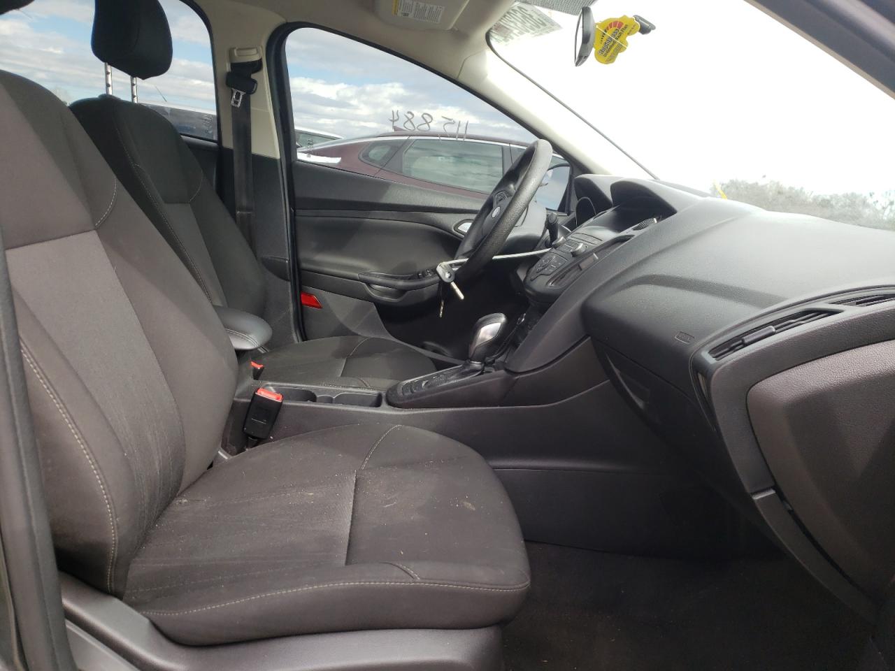 Photo 5 from auction – 2018 FORD FOCUS SE with VIN 1FADP3F25JL280348