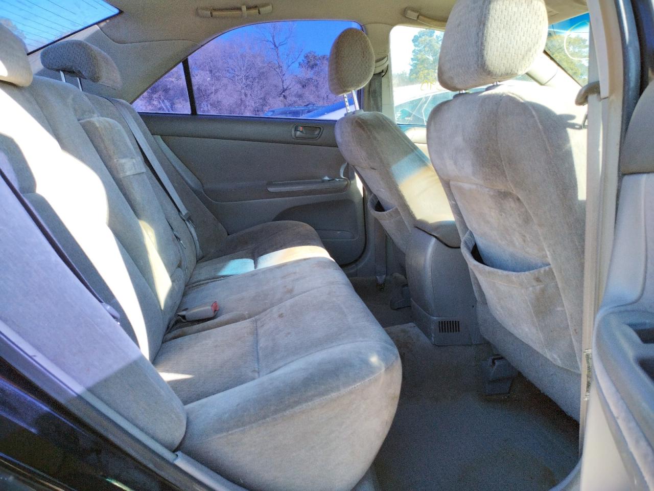 Photo 6 from auction – 2004 TOYOTA CAMRY LE with VIN JTDBE32K340262823