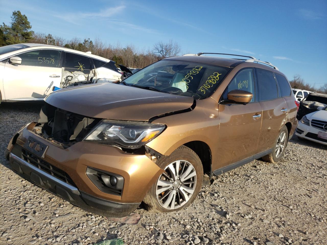 Photo 2 from auction – 2017 NISSAN PATHFINDER with VIN 5N1DR2MM0HC612561