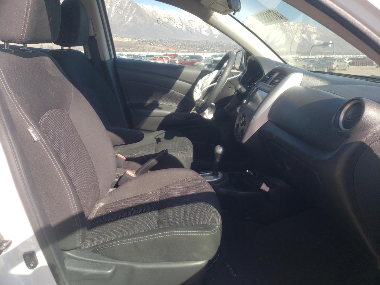 Photo 5 from auction – 2019 NISSAN VERSA S with VIN 3N1CN7AP2KL878234