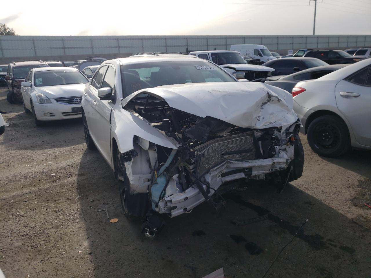 FORD TAURUS SEL 2015 with VIN 1FAHP2E80FG156957 - Photo from auction