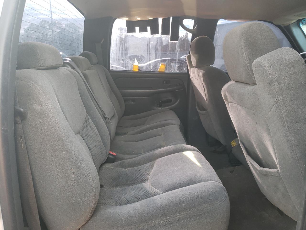 Photo 6 from auction – 2005 CHEVROLET SILVERADO with VIN 1GCHK23235F892481