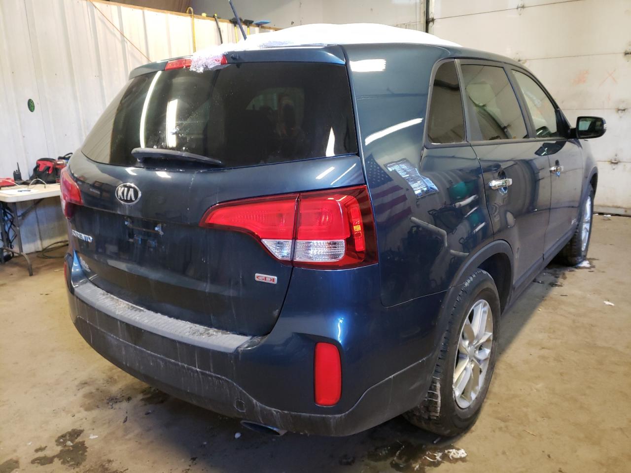 Photo 4 from auction – 2015 KIA SORENTO LX with VIN 5XYKTCA64FG605811