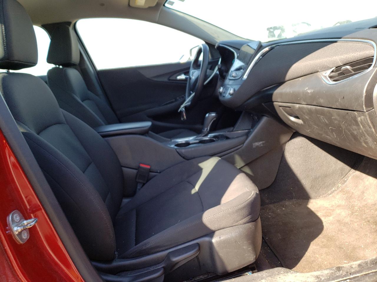Photo 5 from auction – 2016 CHEVROLET MALIBU LT with VIN 1G1ZE5ST3GF225168
